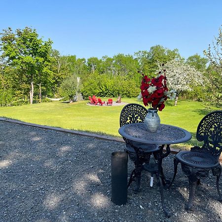 Petite Plaisance Appartements La Malbaie Esterno foto