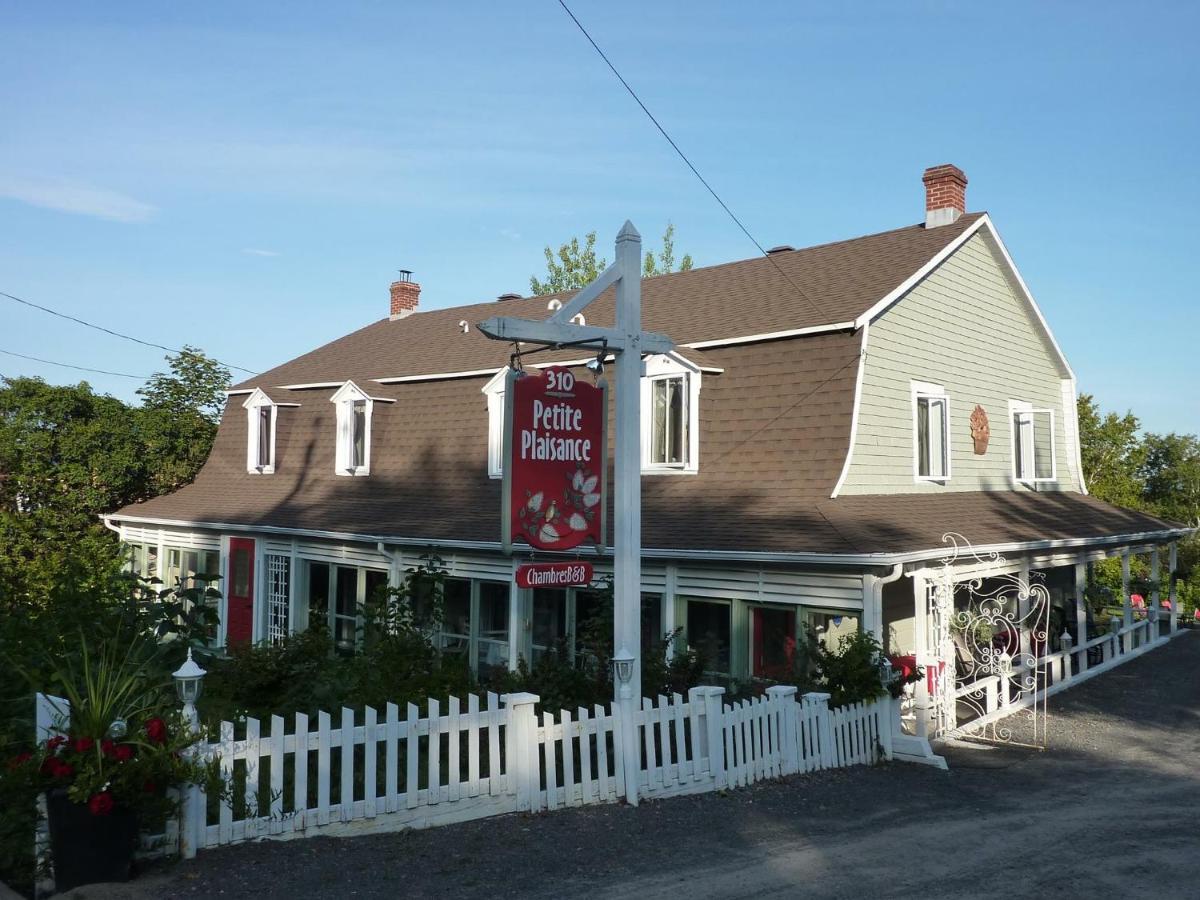 Petite Plaisance Appartements La Malbaie Esterno foto