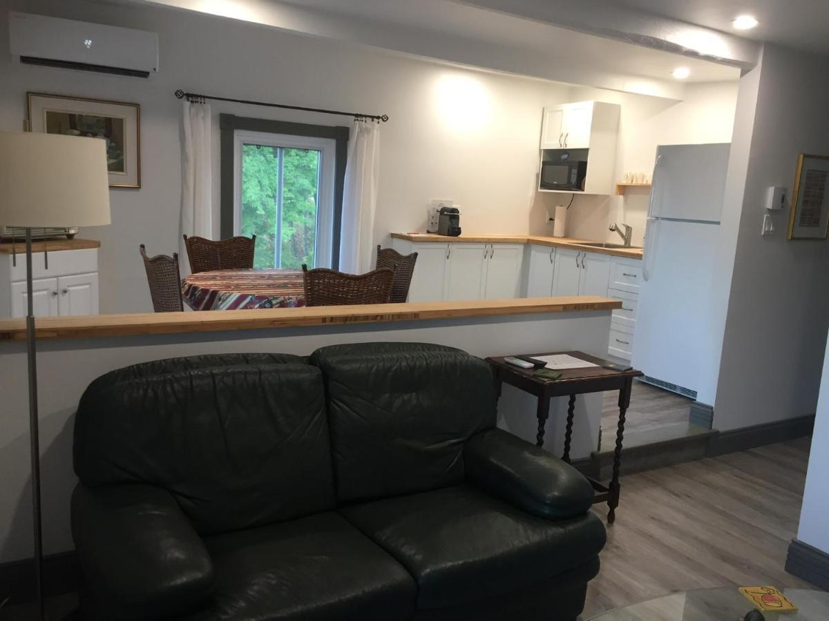 Petite Plaisance Appartements La Malbaie Esterno foto