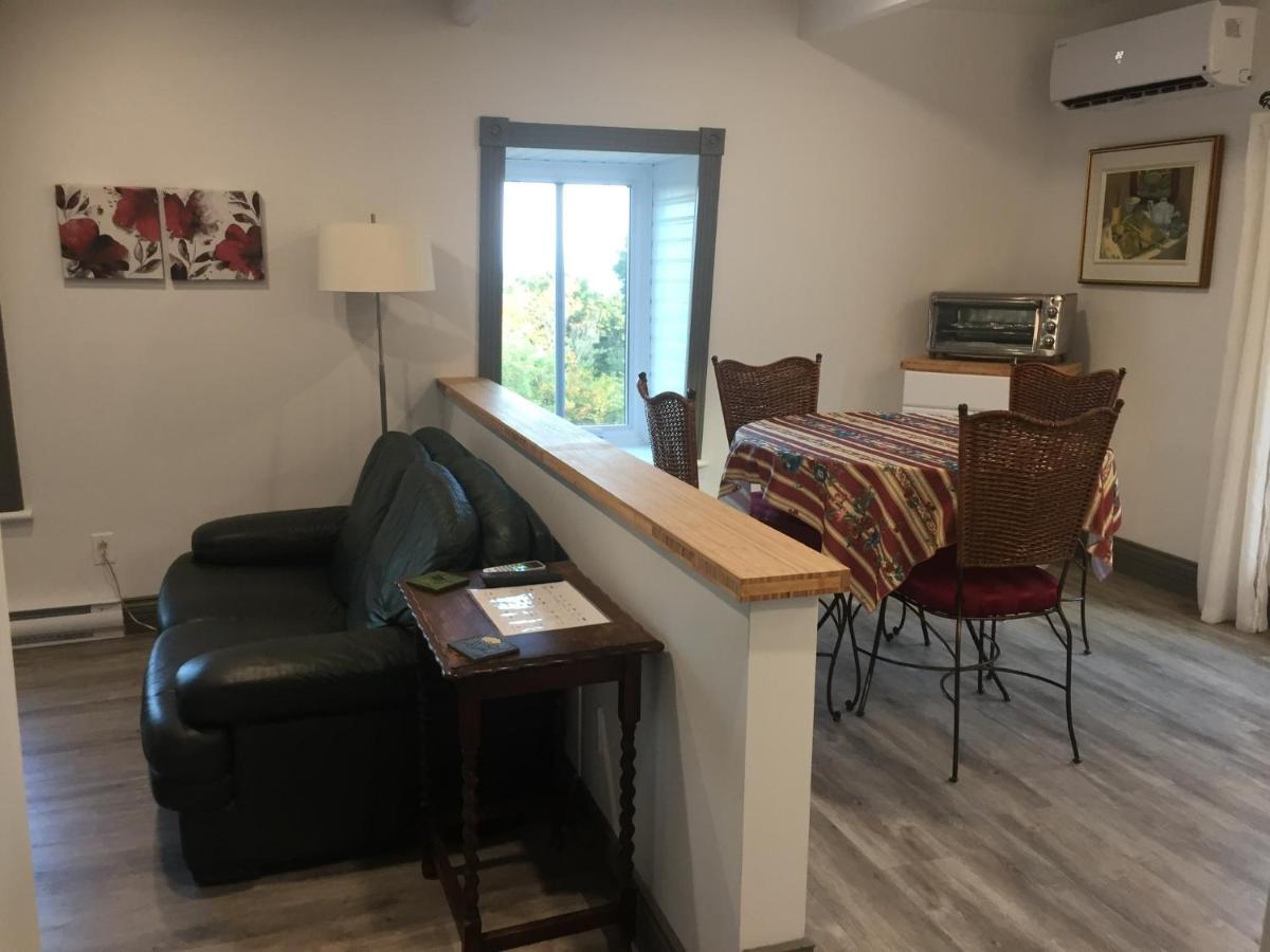 Petite Plaisance Appartements La Malbaie Esterno foto